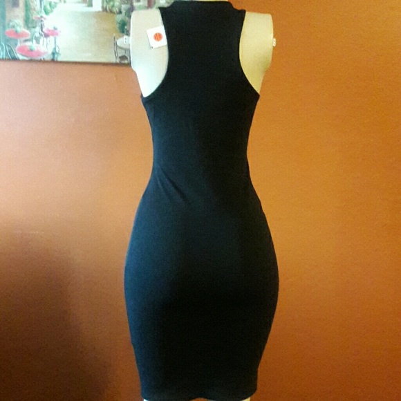 Dress - Picture 3 of 3